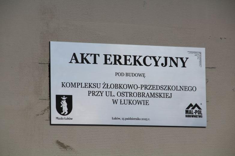 Wmurowanie aktu erekcyjnego w nowym kompleksie żłobkowo – przedszkolnym /ADUIO/